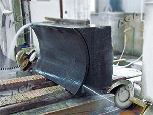 Wire saw machine cutting granite